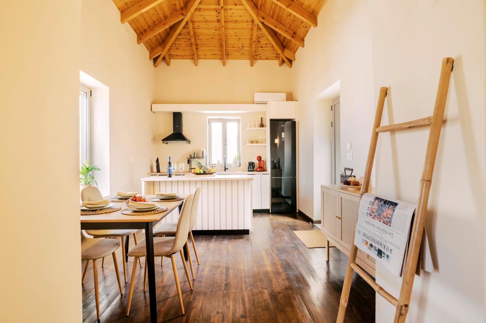Rizes Traditional House Fanes  Luaran gambar