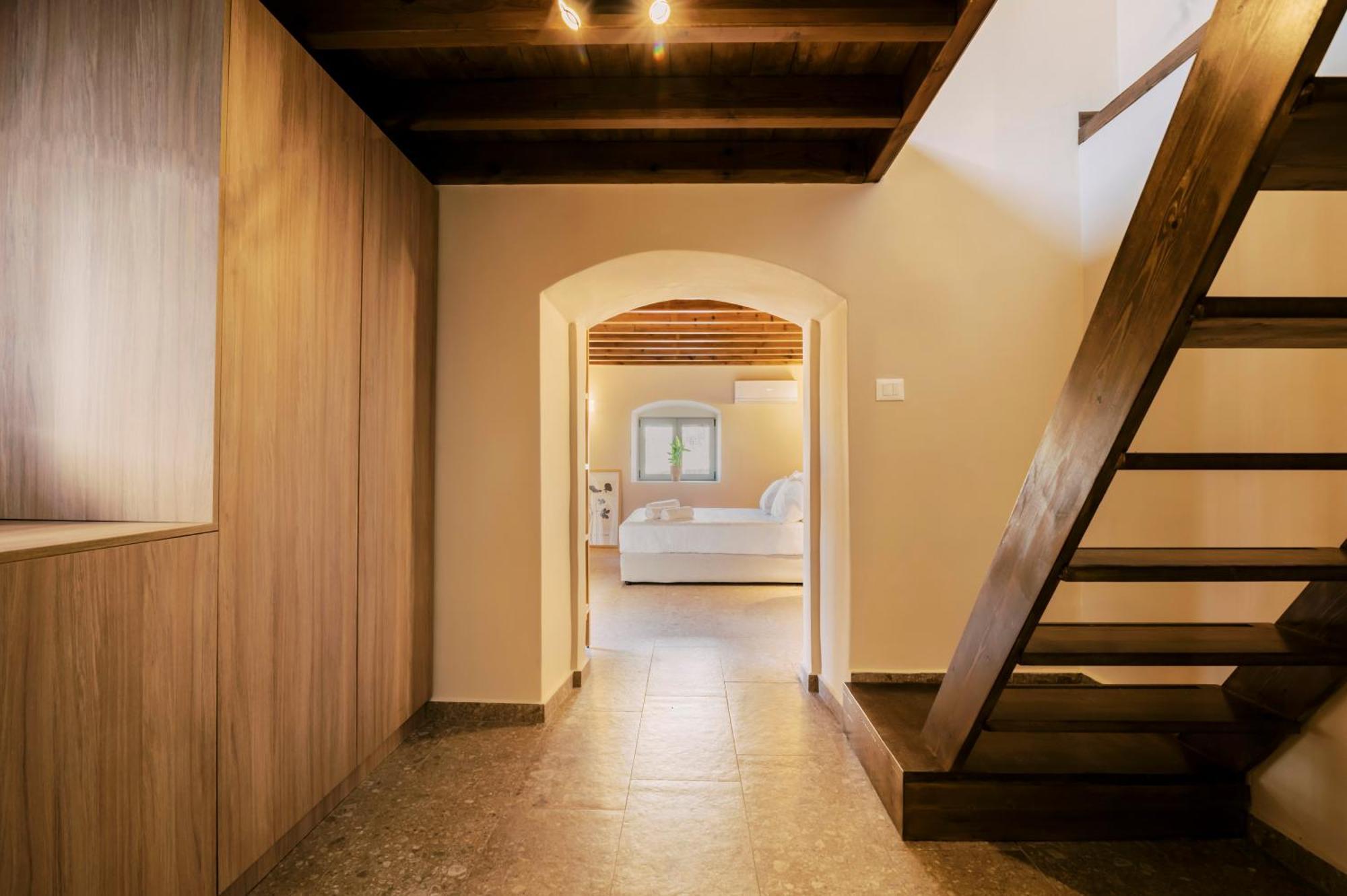 Rizes Traditional House Fanes  Luaran gambar